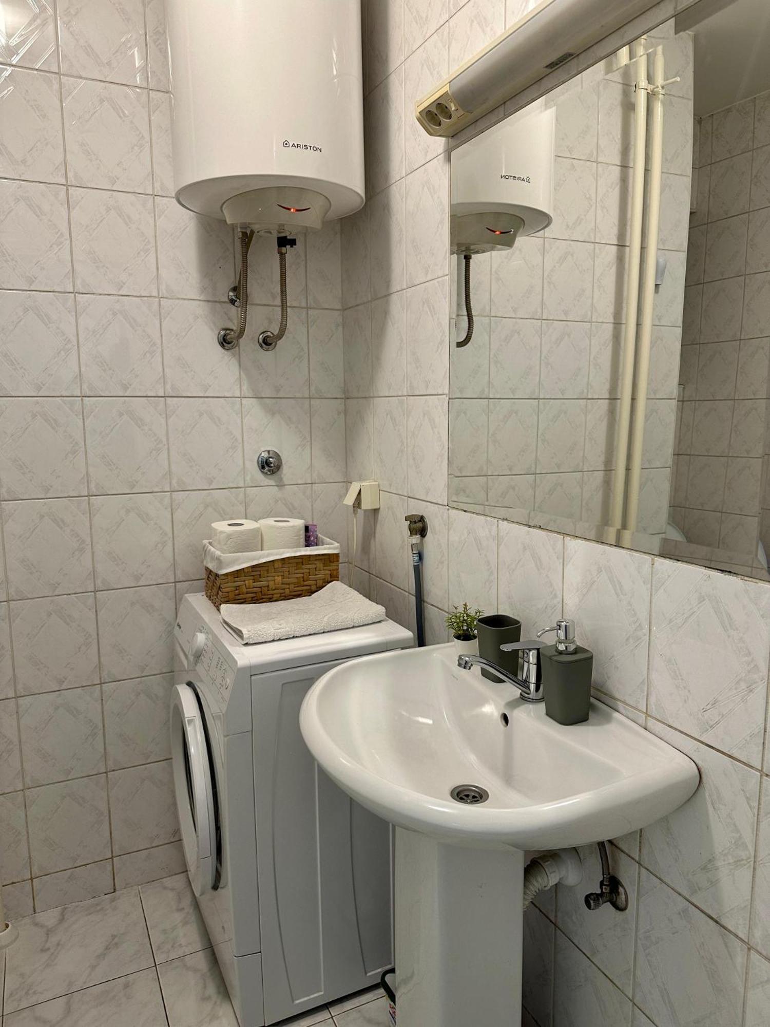 7 Emperors Central Suite Beograd Eksteriør billede
